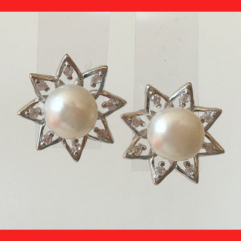 Flower Shape Earring Studs with Freshwater Pearls